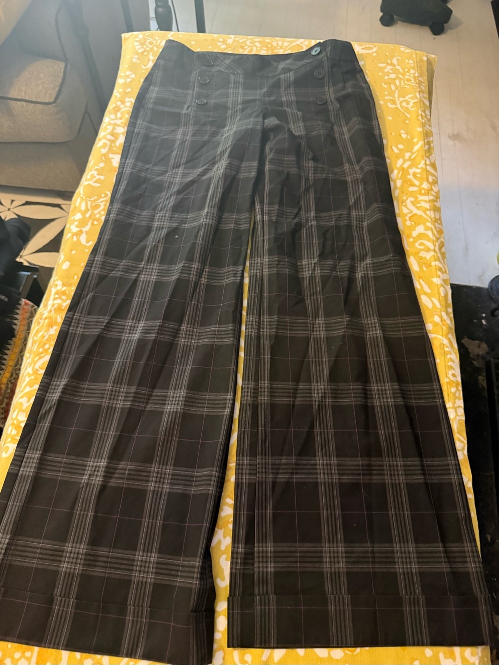 Express Women's Wide Leg Plaid Pants in Black and Gray